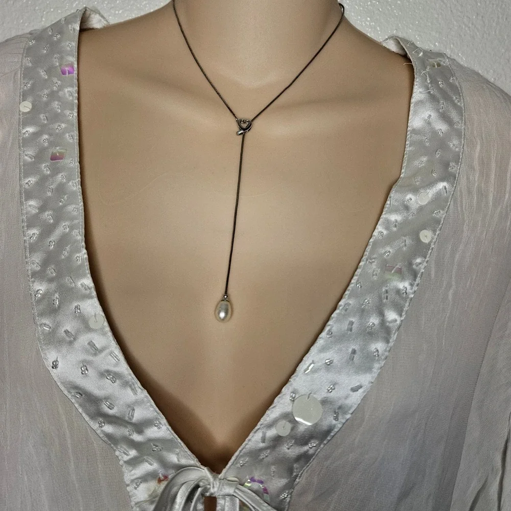 Kaelyn Max II perfectly shoulder